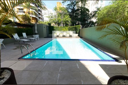 Apartamento à venda com 175m², 3 quartos e 4 vagasÁrea comum - Piscina