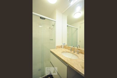 banheiro de apartamento para alugar com 2 quartos, 74m² em Morumbi, São Paulo