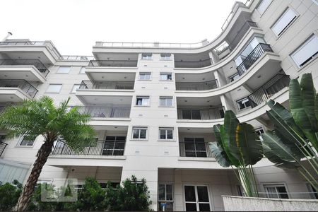 Apartamento para alugar com 74m², 2 quartos e 2 vagasfachada