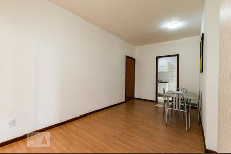 Sala de apartamento para alugar com 3 quartos, 80m² em Chácara Primavera, Campinas
