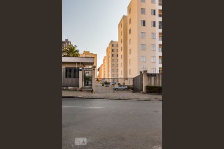Apartamento para alugar com 80m², 3 quartos e 1 vaga Apartamento para alugar com 80m², 3 quartos e 1 vagaFachada