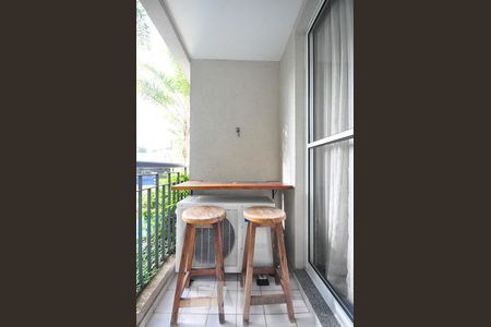 Apartamento para alugar com 55m², 2 quartos e 1 vagavaranda