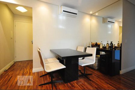 mesa de jantar de apartamento para alugar com 2 quartos, 55m² em Vila Andrade, São Paulo