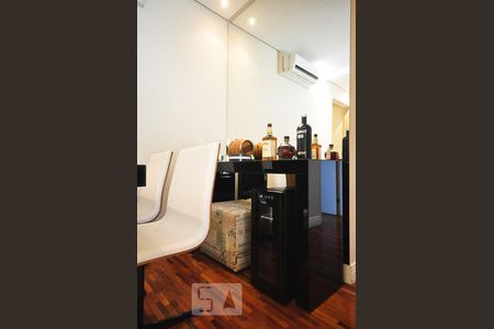 detalhe sala de apartamento para alugar com 2 quartos, 55m² em Vila Andrade, São Paulo