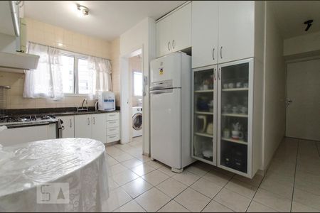 Apartamento à venda com 105m², 3 quartos e 1 vaga Apartamento à venda com 105m², 3 quartos e 1 vagaCozinha
