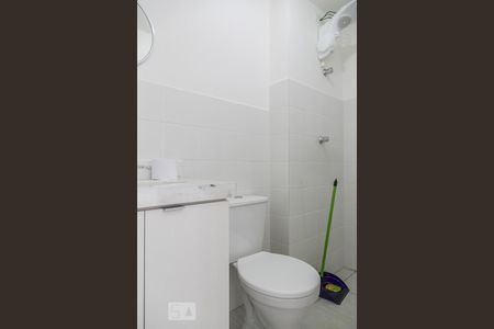 Studio para alugar com 39m², 1 quarto e 1 vaga Studio para alugar com 39m², 1 quarto e 1 vagaBanheiro