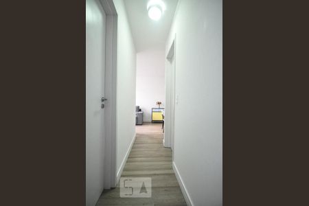 corredor	 de apartamento à venda com 2 quartos, 61m² em Vila Suzana, São Paulo