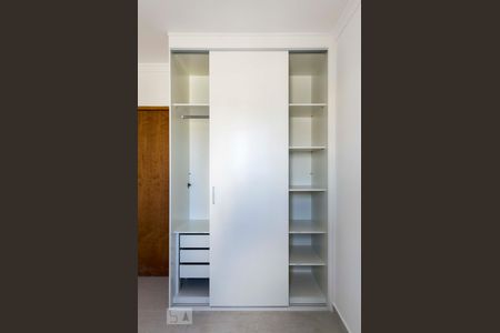 Quarto 1 (Armários) de apartamento à venda com 2 quartos, 50m² em Vila Bela, São Paulo