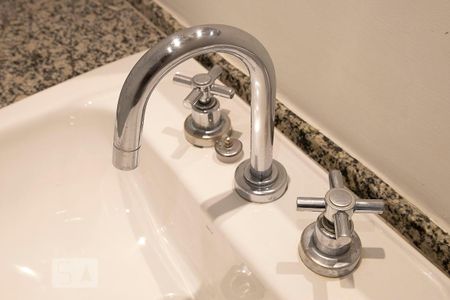 Apartamento à venda com 57m², 2 quartos e 1 vaga Apartamento à venda com 57m², 2 quartos e 1 vagaBanheiro Social