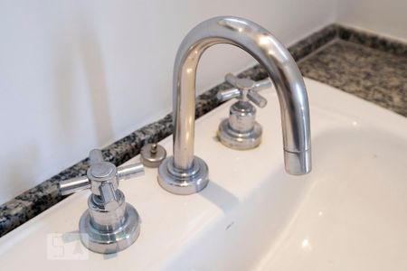 Apartamento à venda com 57m², 2 quartos e 1 vaga Apartamento à venda com 57m², 2 quartos e 1 vagaSuíte- Banheiro