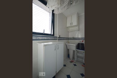 Apartamento para alugar com 100m², 2 quartos e 2 vagas Apartamento para alugar com 100m², 2 quartos e 2 vagasCozinha