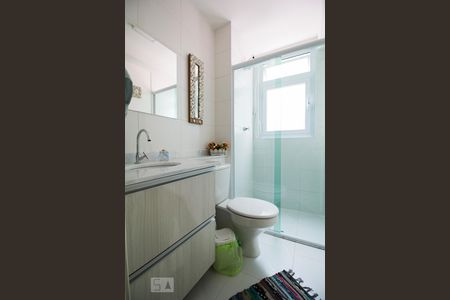 Banheiro de kitnet/studio para alugar com 1 quarto, 26m² em Bela Vista, São Paulo