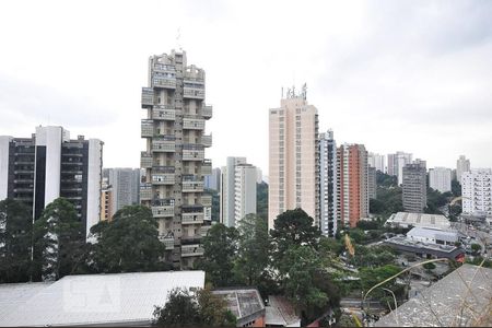 vista de kitnet/studio à venda com 3 quartos, 125m² em Vila Andrade, São Paulo