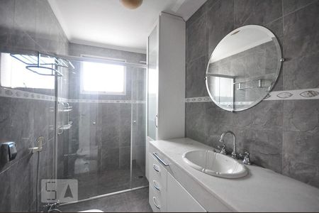 banheiro de kitnet/studio à venda com 3 quartos, 125m² em Vila Andrade, São Paulo