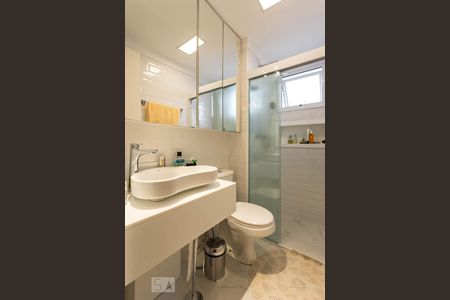 Apartamento para alugar com 68m², 2 quartos e 2 vagasBanheiro da suíte