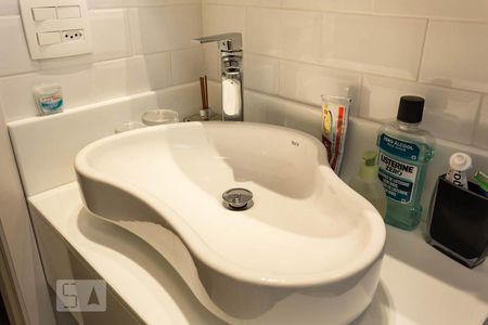 Apartamento para alugar com 68m², 2 quartos e 2 vagasBanheiro da suíte