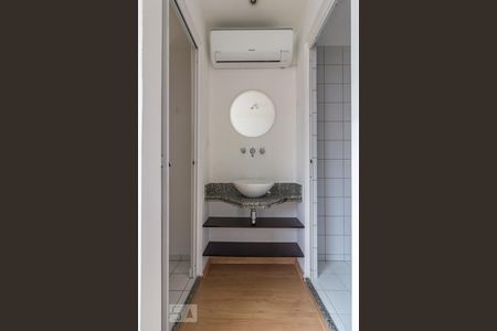 Banheiro de kitnet/studio à venda com 1 quarto, 30m² em Consolação, São Paulo