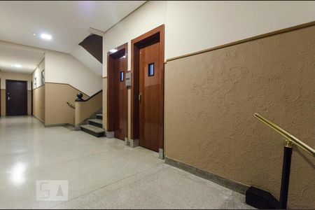 Hall social de kitnet/studio para alugar com 1 quarto, 42m² em Bela Vista, São Paulo