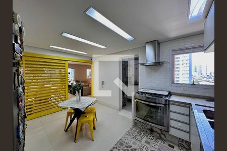 Apartamento à venda com 150m², 3 quartos e 2 vagasCozinha