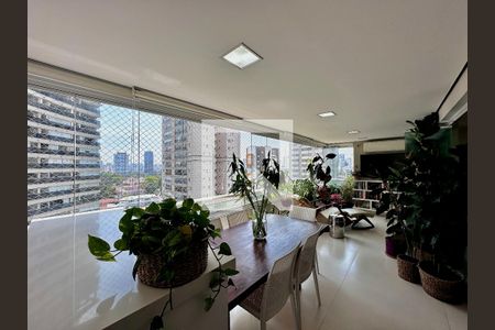 Apartamento à venda com 150m², 3 quartos e 2 vagasVaranda