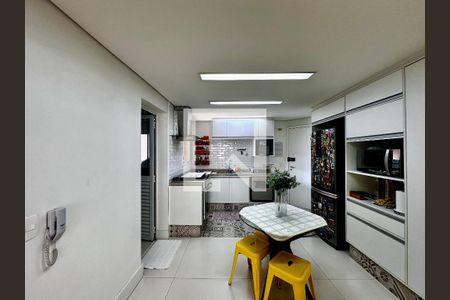 Apartamento à venda com 150m², 3 quartos e 2 vagasCozinha