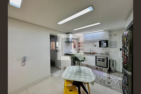 Apartamento à venda com 150m², 3 quartos e 2 vagasCozinha