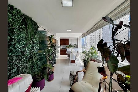 Apartamento à venda com 150m², 3 quartos e 2 vagasVaranda