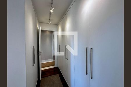 Apartamento à venda com 150m², 3 quartos e 2 vagasCloset Suíte 1