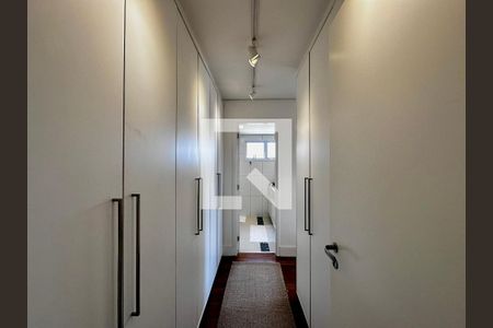 Apartamento à venda com 150m², 3 quartos e 2 vagasCloset Suíte 1