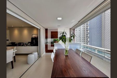 Apartamento à venda com 150m², 3 quartos e 2 vagasVaranda