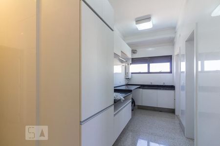 Apartamento à venda com 320m², 4 quartos e 4 vagasÁrea de serrviço