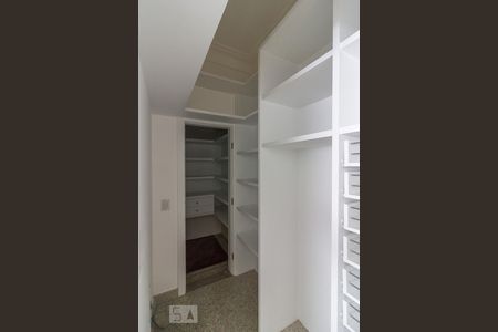 Apartamento à venda com 320m², 4 quartos e 4 vagasDespensa