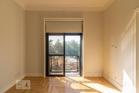 Apartamento à venda com 320m², 4 quartos e 4 vagasSuite 2