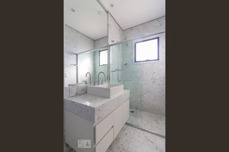 Apartamento à venda com 320m², 4 quartos e 4 vagasBanheiro da Suite 3