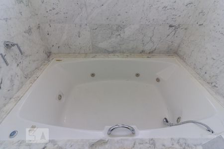 Apartamento à venda com 320m², 4 quartos e 4 vagasBanheiro da Suite 4