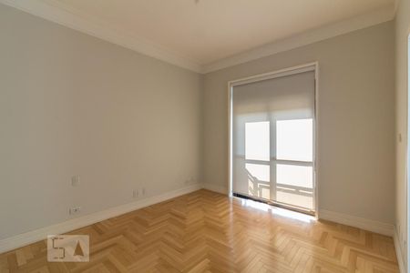 Apartamento à venda com 320m², 4 quartos e 4 vagasSuite 2