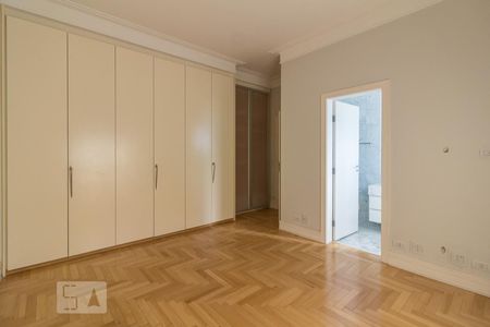 Apartamento à venda com 320m², 4 quartos e 4 vagasSuite 3