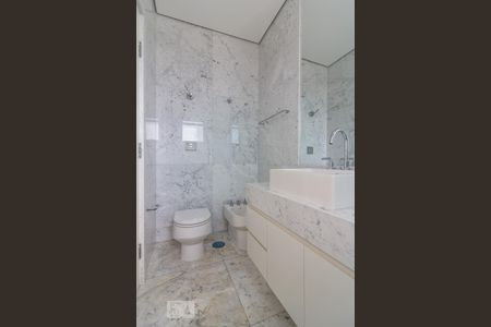 Apartamento à venda com 320m², 4 quartos e 4 vagasBanheiro da Suite 3