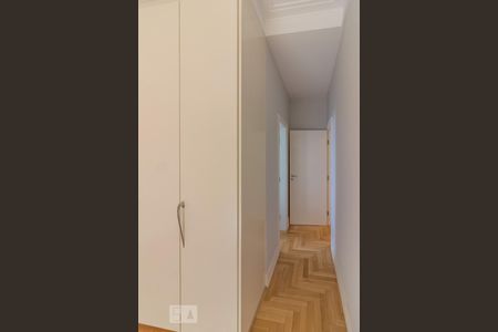 Apartamento à venda com 320m², 4 quartos e 4 vagasSuite 1