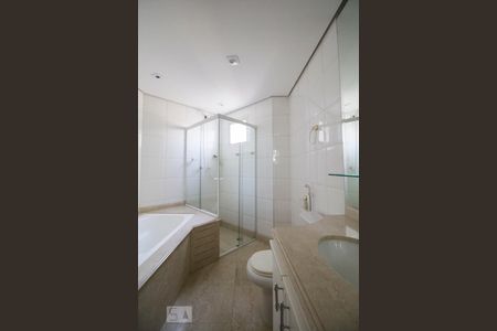 Apartamento para alugar com 194m², 4 quartos e 3 vagasBanheiro Suite 3