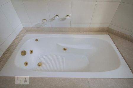 Apartamento para alugar com 194m², 4 quartos e 3 vagasBanheira