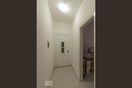 Corredor de entrada de apartamento para alugar com 2 quartos, 80m² em Cambuci, São Paulo