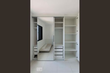 Apartamento à venda com 68m², 2 quartos e 1 vagaQuarto 1 (Armários)