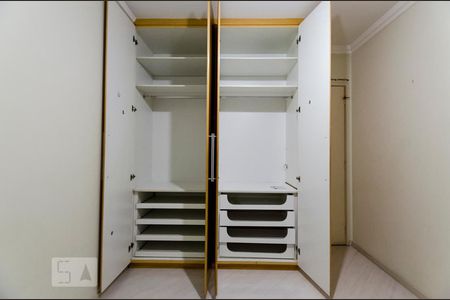 Detalhe do armário de apartamento para alugar com 3 quartos, 80m² em Jardim das Acácias, São Paulo