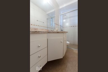 Banheiro de apartamento para alugar com 3 quartos, 80m² em Jardim das Acácias, São Paulo