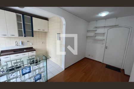 Detalhe Sala de apartamento para alugar com 1 quarto, 40m² em Jardim Paulista, São Paulo