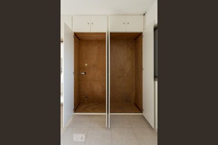 Quarto de apartamento à venda com 1 quarto, 47m² em Santo Amaro, São Paulo