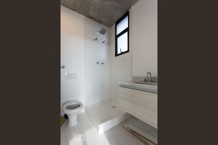 Banheiro de kitnet/studio para alugar com 1 quarto, 35m² em Santo Amaro, São Paulo