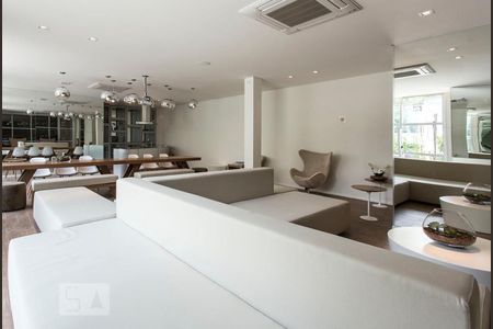 Studio à venda com 48m², 1 quarto e 1 vagaSalão de festas