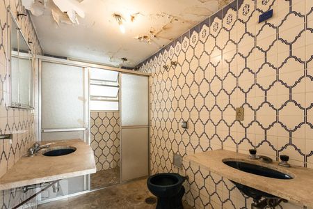 Banheiro de apartamento à venda com 3 quartos, 150m² em Santo Amaro, São Paulo